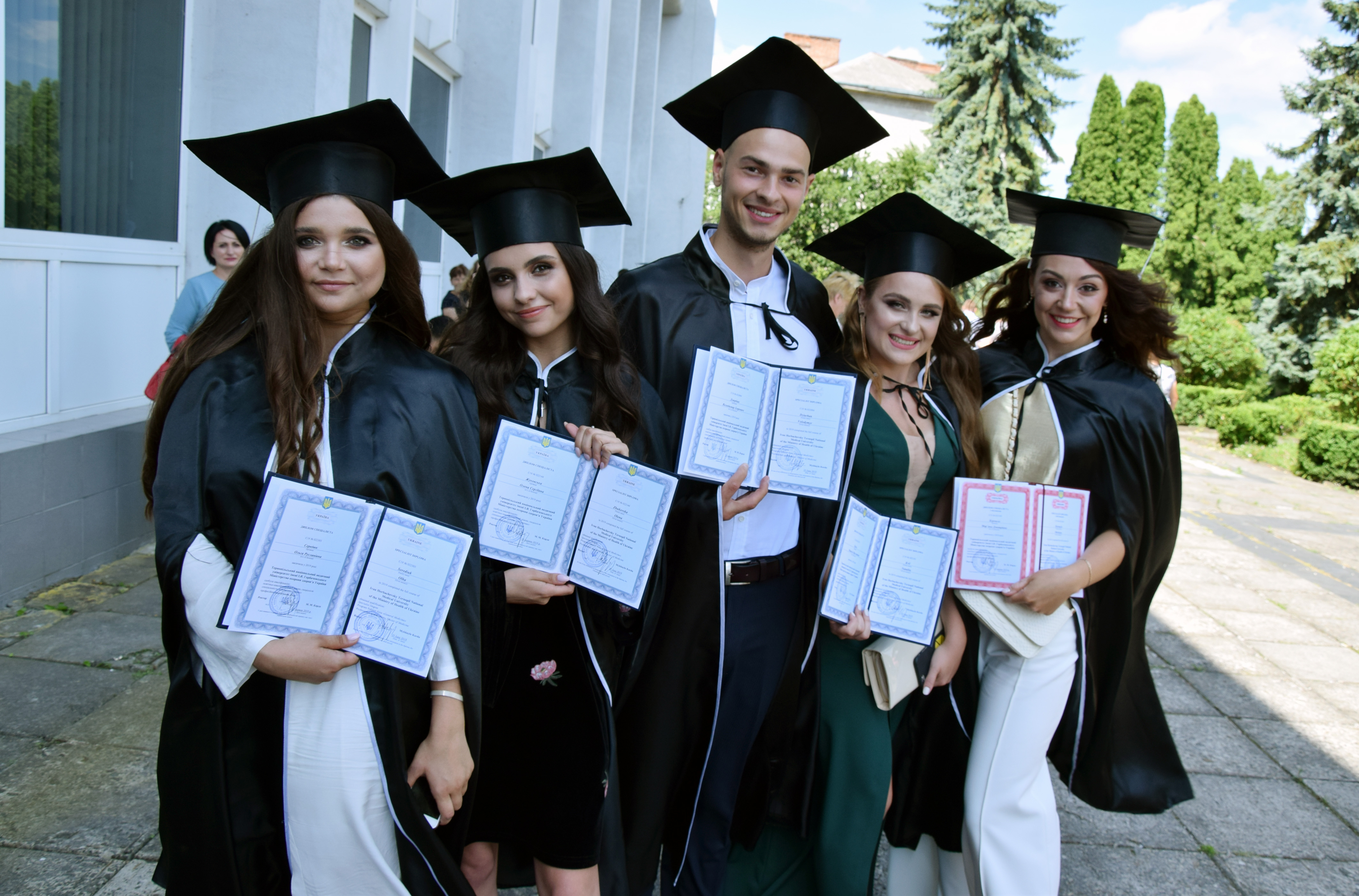 Стали дипломованими. Фото автора